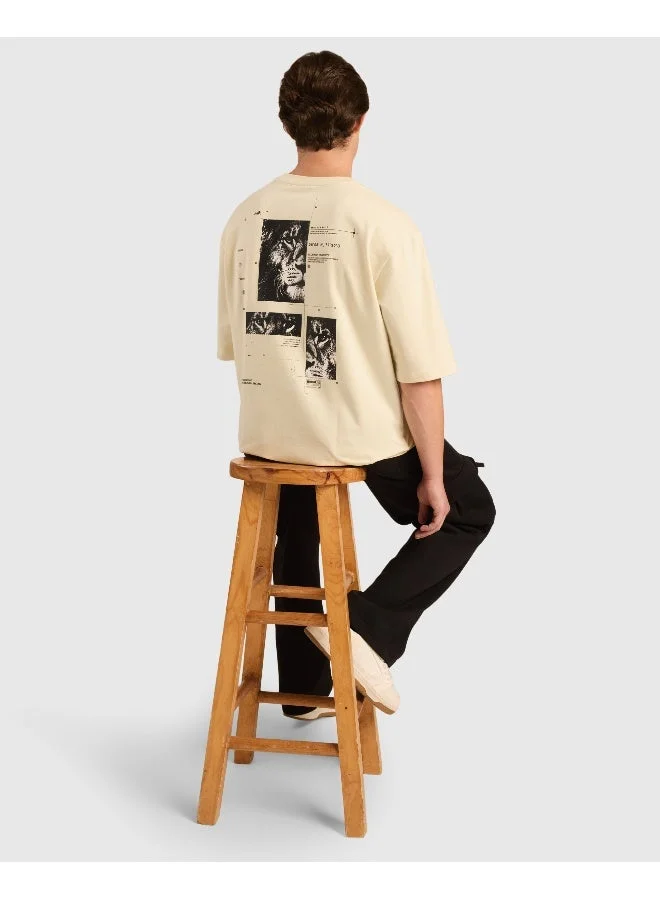 ماسلميند تيشيرت رجالي واسع بكتف ساقط وطبعة جرافيك بلون ثابت وقماش فائق النعومة مقاوم للتكتل يحتفظ بشكله بتقنية التجفيف السريع لراحة طوال اليوم